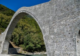 Άραχθος: Το πέτρινο γεφύρι της Πλάκας και οι ομορφιές της Ηπείρου