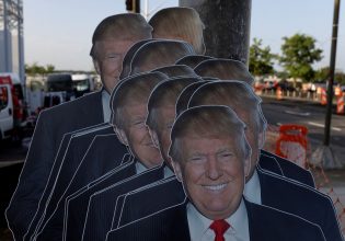 Η Καμάλα Χάρις έχει «κλείσει» τον Τραμπ σε ένα κουτί και εκείνος παλεύει να ξεφύγει