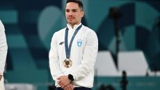 Η απονομή του χάλκινου στον Λευτέρη Πετρούνια (vid+pics)