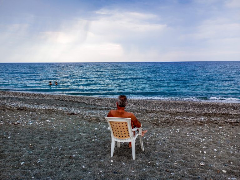 Καιρός: Καλοκαιρινό το Σάββατο, έρχεται… φθινόπωρο από την Κυριακή