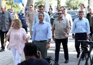 Ξεκίνησε η σύσκεψη Μητσοτάκη στην αστυνομοκρατούμενη Πεντέλη – Γιούχαραν τον πρωθυπουργό οι πολίτες