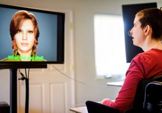 Το εγκεφαλικό της έκλεψε την ομιλία και η τεχνητή νοημοσύνη της την ξαναδίνει πίσω