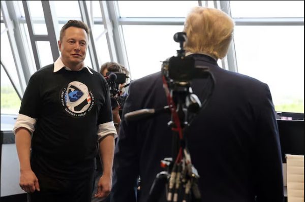 Τραμπ – Μασκ: Φιλική κουβεντούλα στο Χ με ρατσιστικό λόγο και θεωρίες συνωμοσίας