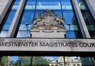 Βρετανία: Για ακροδεξιά τρομοκρατία κατηγορούνται δύο έφηβοι