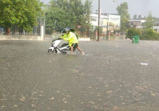 Κακοκαιρία: Πλημμύρες, φωτιές από κεραυνούς και πτώσεις δέντρων – Προειδοποιήσεις των μετεωρολόγων