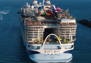 Icon of the seas: «Πώς στο διάολο επιπλέει» – Ειδικός εξηγεί πώς το μεγαλύτερο κρουαζιερόπλοιο στον κόσμο δεν βυθίζεται