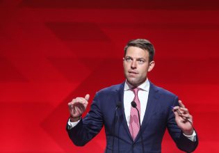 «Οριακά» πέρασε η πρόταση του προέδρου για αλλαγές στην ΚΟ – «87»: Πρόεδρος χωρίς πλειοψηφία ο Κασσελάκης