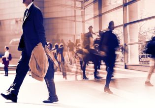 Τα κόλπα που χρησιμοποιούν τα αφεντικά για να πετσοκόβουν τους μισθούς