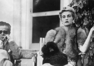 Barbara Hutton: Η ιστορία του περίφημου «φτωχού πλουσιοκόριτσου»