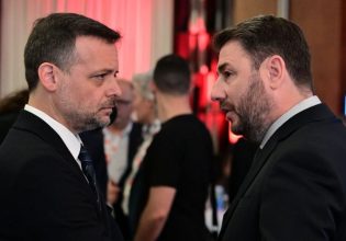 ΠΑΣΟΚ: Στήθος με στήθος Ανδρουλάκης με Δούκα