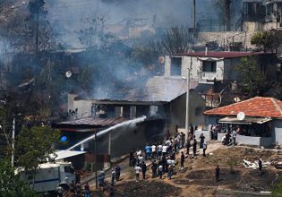 Τουρκία: Μεγάλες φωτιές στη Σμύρνη και στα βόρεια – Ισχυροί άνεμοι, καίγονται σπίτια, εκκενώθηκαν περιοχές