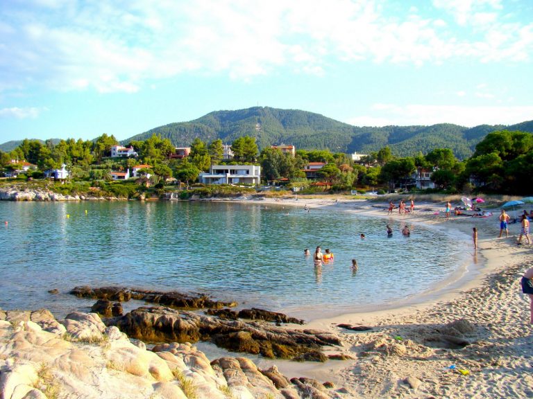 Χαλκιδική: Υπερτριπλασιάστηκαν οι Τούρκοι τουρίστες – Τεράστια μείωση Ελλήνων επισκεπτών