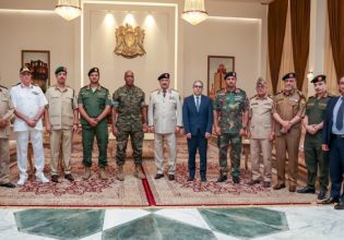 Λιβύη: Στρατηγός των ΗΠΑ συναντά τον Χάφταρ εν μέσω εντάσεων μεταξύ των δυο κυβερνήσεις