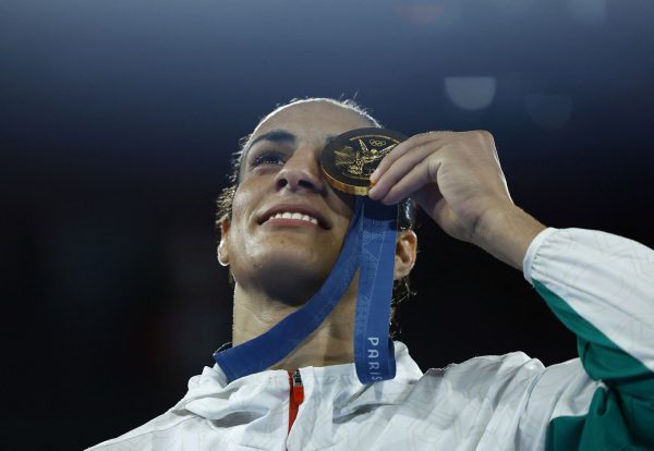 Ξεσπά η μητέρα της Ιμάνι Κελίφ: «Είναι κορίτσι, την αγαπώ από όταν γεννήθηκε»