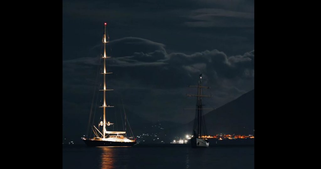 Ναυάγιο στη Σικελία: Τα σενάρια για τα ανοιχτά φινιστρίνια και οι ισχυρισμοί της εταιρείας