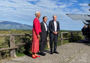 Τζάκσον Χολ: Οι τραπεζίτες στρέφονται σε μειώσεις επιτοκίων