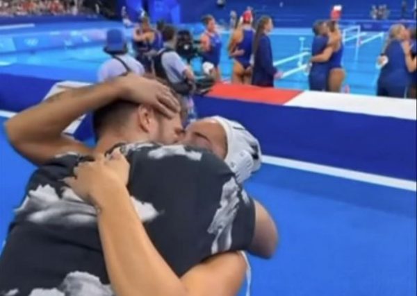 Βεζένκοφ σε Ελευθεριάδου: «Υπερήφανος για όσα έχεις πετύχει και για το πόσο υπέροχος άνθρωπος είσαι»