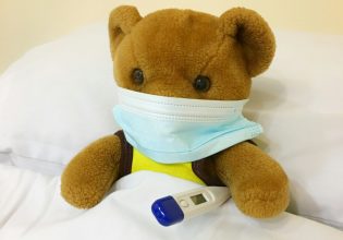 Στρεπτόκοκκος: «Προσοχή, χωρίς όμως να πανικοβληθούμε» εξηγεί παιδίατρος