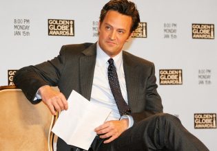 Ο πατριός του Μάθιου Πέρι για τις συλλήψεις: «Ανυπομονούμε η υπόθεση να πάρει τον δρόμο της δικαιοσύνης»