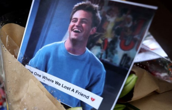 H τελευταία μέρα του Μάθιου Πέρι: O βοηθός του έκανε ένεση κεταμίνης και όταν επέστρεψε τον βρήκε νεκρό