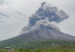 Ιαπωνία: Εξερράγη το ηφαίστειο Sakurajima – Η τέφρα εκτοξεύτηκε σε ύψος 2.700 μέτρων