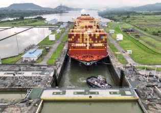 Διώρυγα του Παναμά: Ρεκόρ διέλευσης για το μεγαλύτερο πλοίο μεταφοράς εμπορευματοκιβωτίων