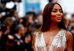 Η ιέρεια του μόντελινγκ Ναόμι Κάμπελ παρτάρει στη Μύκονο