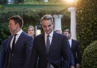 Τα άστρα μίλησαν: Οι αποφάσεις Μητσοτάκη, οι «φουρτούνες» Κασσελάκη και το δαγκωτό Κάμαλα Χάρις