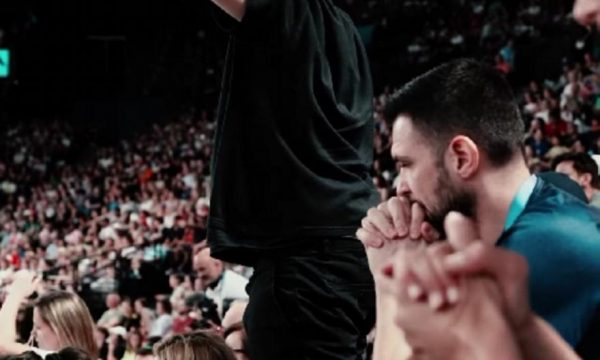 Η αγωνία του Παπανικολάου για τον Πετρούνια (vid)