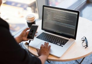 Αυστραλία: Σε ισχύ τίθεται το δικαίωμα των εργαζομένων «να αποσυνδέονται» από τη δουλειά τους