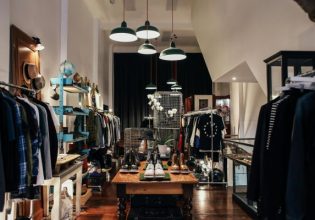 Καύσωνας και ακρίβεια ψαλίδισαν τις πωλήσεις