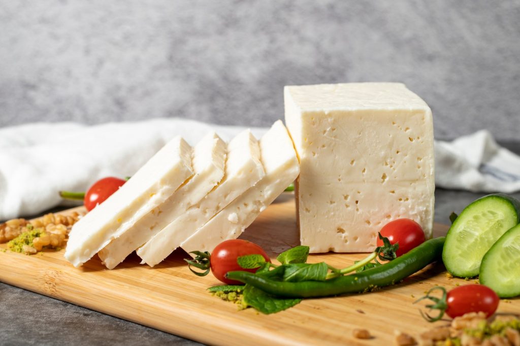 Φέτα: Πώς διαμορφώνονται οι τιμές – Πρόσχημα αισχροκέρδειας η πανώλη;