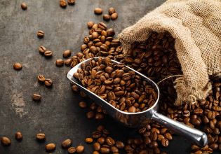 Έρχονται νέες αυξήσεις στις τιμές του καφέ – Πόσο «πικρός» θα είναι στα ράφια των σούπερ μάρκετ