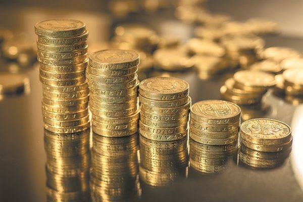 Χρυσές λίρες: Τα «παιχνίδια» των Ελλήνων – Ξεπουλάνε και αγοράζουν με κέρδος