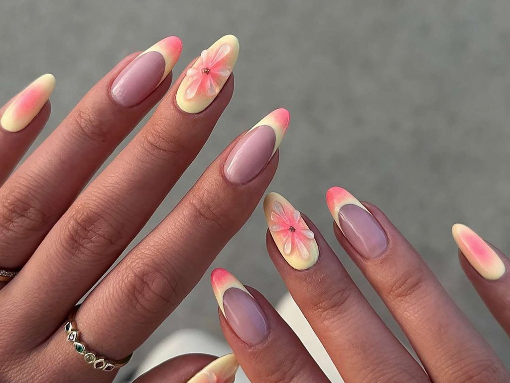 Μανικιούρ: Τα τροπικά σχέδια στα νύχια που θα «κλείσουν» το καλοκαίρι στα άκρα σας