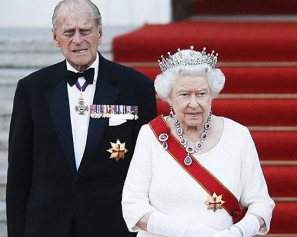 Νέες αποκαλύψεις για τον θάνατο του πρίγκιπα Φίλιππου – Η βασίλισσα Ελισσάβετ δεν ήταν παρούσα