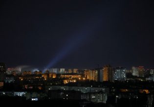 Ουκρανία: Αεροπορικές επιδρομές στο Κίεβο – Ο Μπάιντεν καταδίκασε την «ελεεινή» ρωσική επίθεση