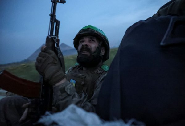 Ουκρανία: Το Βερολίνο δεσμεύεται να χορηγήσει ακόμη 12 χόβιτζερ στο Κίεβο – Ο Καναδάς στέλνει ρουκέτες