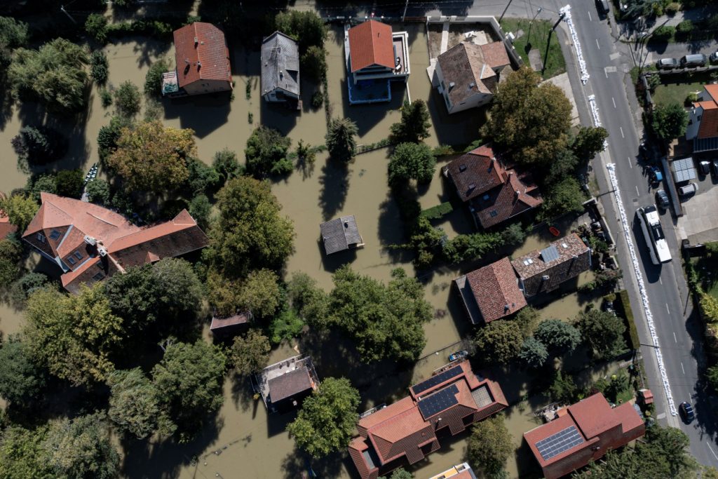 Με ανισότητες και η κλιματική κρίση – Μεγαλύτερο το πλήγμα στους φτωχότερους Με ανισότητες και η κλιματική κρίση – Μεγαλύτερο το πλήγμα στους φτωχότερους