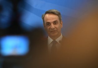 ΝΔ: Βαθαίνει το ρήγμα – Η δεξιά της Δεξιάς, που αγκάλιασε (τρις) ο Μητσοτάκης του γυρνά την πλάτη
