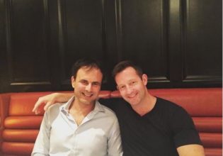 Αλέξης Πατέλης: Ανανεώνει τους όρκους του με τον σύζυγό του Μιχάλη