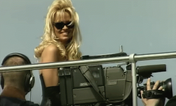 Γιατί όλοι απογοητεύτηκαν από το νέο ντοκιμαντέρ για το Baywatch;