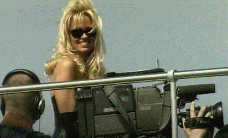 Γιατί όλοι απογοητεύτηκαν από το νέο ντοκιμαντέρ για το Baywatch;