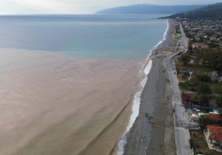 Λάρισα: Καφέ η θάλασσα στον Αγιόκαμπο από τα φουσκωμένα ρέματα