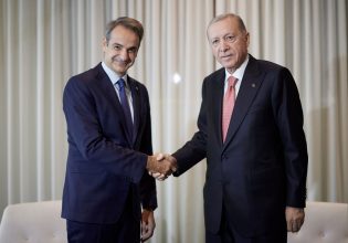 Σε «καλό κλίμα» η συνάντηση Μητσοτάκη – Ερντογάν μετά την απίστευτη πρόκληση του Τούρκου προέδρου