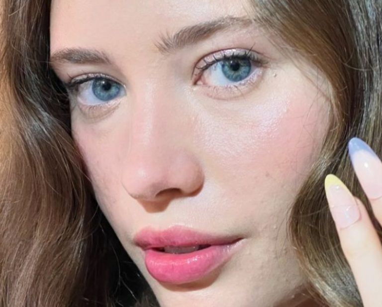 Coquette Nails: Το fashion trend που έκανε θραύση στην Εβδομάδα Μόδας στη Νέα Υόρκη