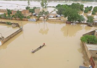 Νίγηρας: 15 νεκροί σε μια μέρα από τις πλημμύρες που προκάλεσαν οι καταρρακτώδεις βροχές