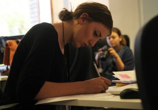 Μυστικό της επιτυχίας ή μεγάλη απάτη; Αξίζει τελικά η σκληρή δουλειά;