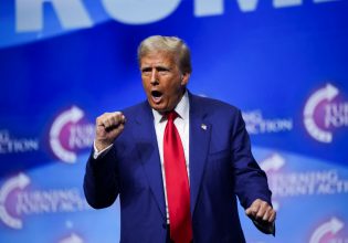 Ντόναλντ Τραμπ: Kατηγορείται πως κακοποίησε μοντέλο που του σύστησε ο Τζέφρι Επστάιν