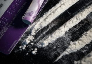 Ροζ κοκαΐνη: Όσα ξέρουμε για το ναρκωτικό που βρέθηκε στον οργανισμό του Λίαμ Πέιν